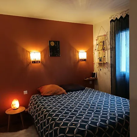 Maisonnette Dans Son Ecrin De Verdure Saint-Geniez-dʼOlt